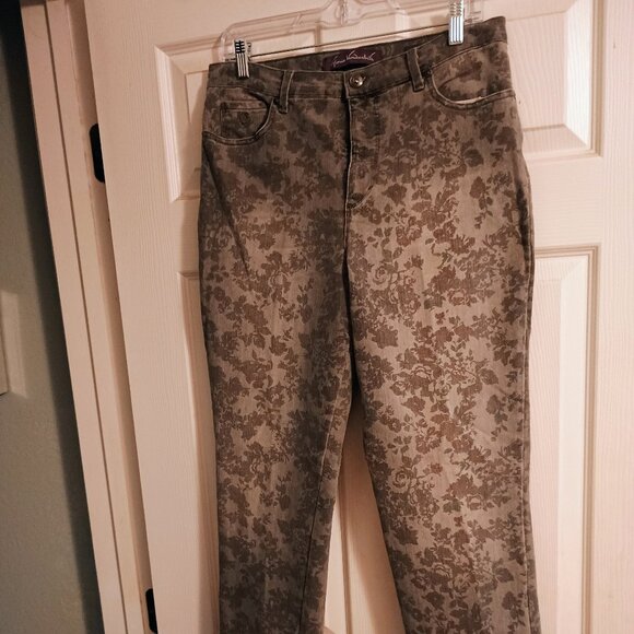 Gloria Vanderbilt Amanda Pants, Sz 10, Denim, Gray w/ Gray Flowers New - Picture 1 of 5